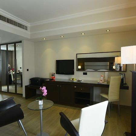 Hotel Ramada By Wyndham Downtown Beyrouth Extérieur photo