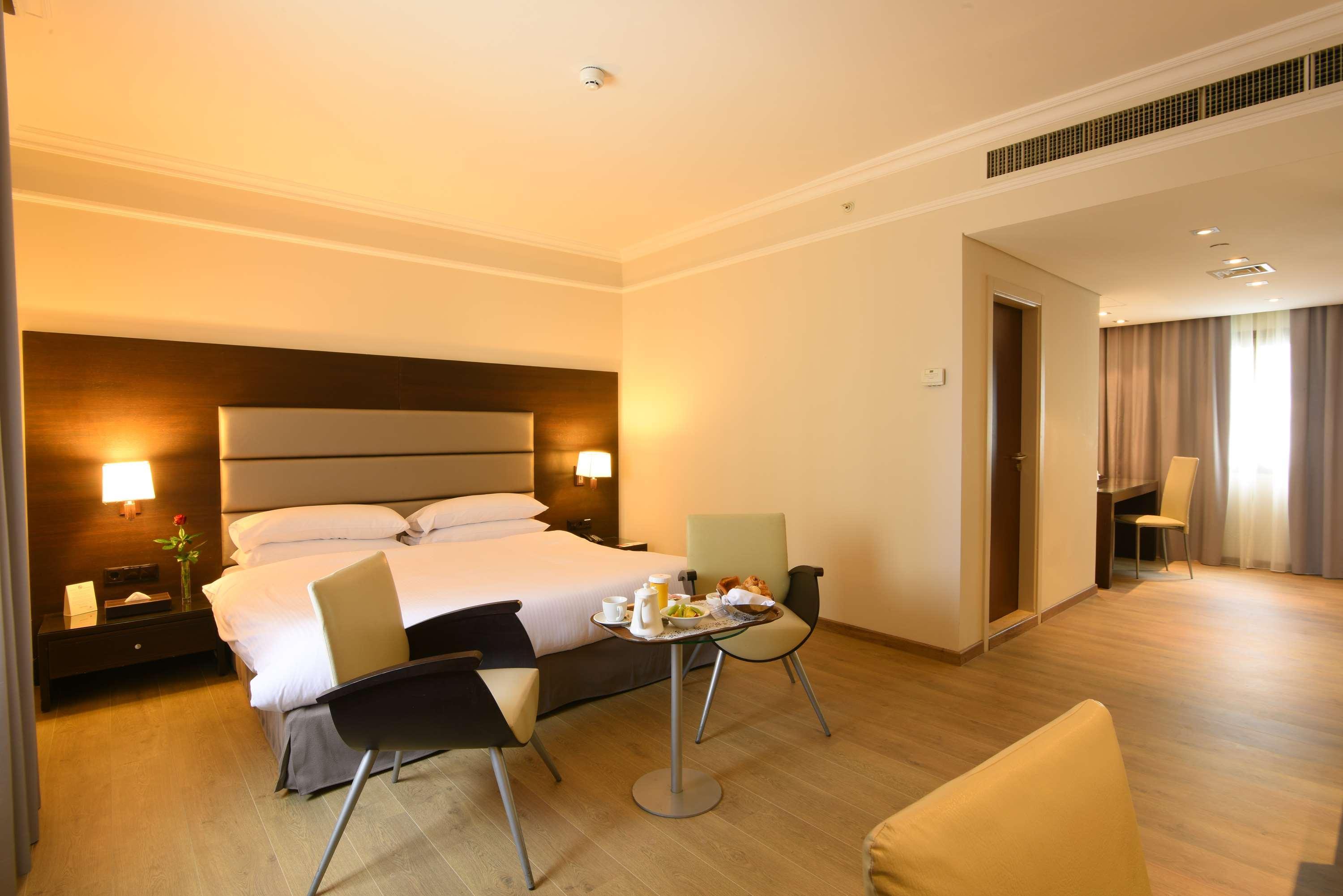 Hotel Ramada By Wyndham Downtown Beyrouth Extérieur photo