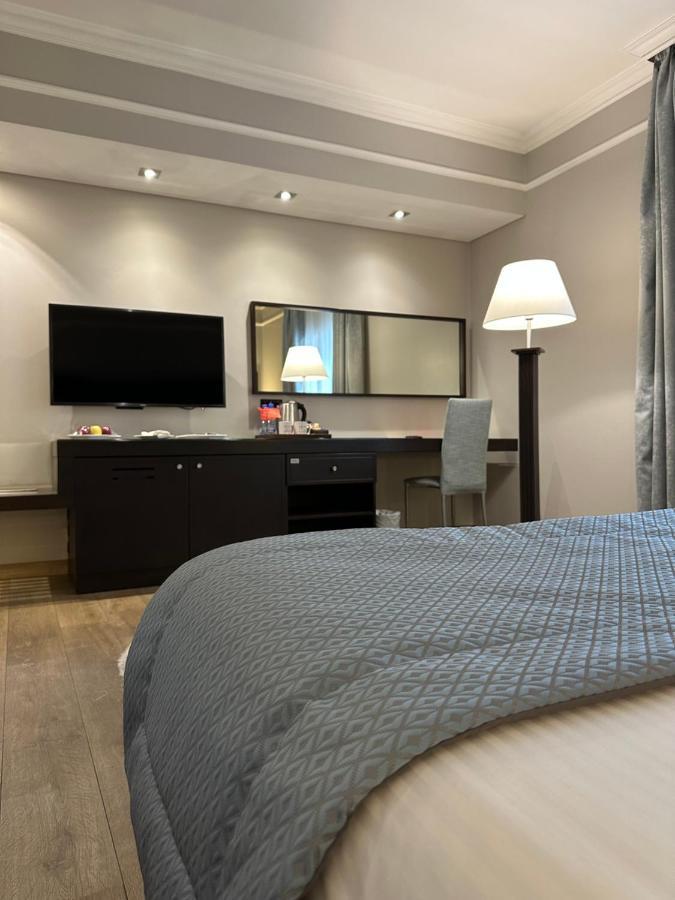 Hotel Ramada By Wyndham Downtown Beyrouth Extérieur photo