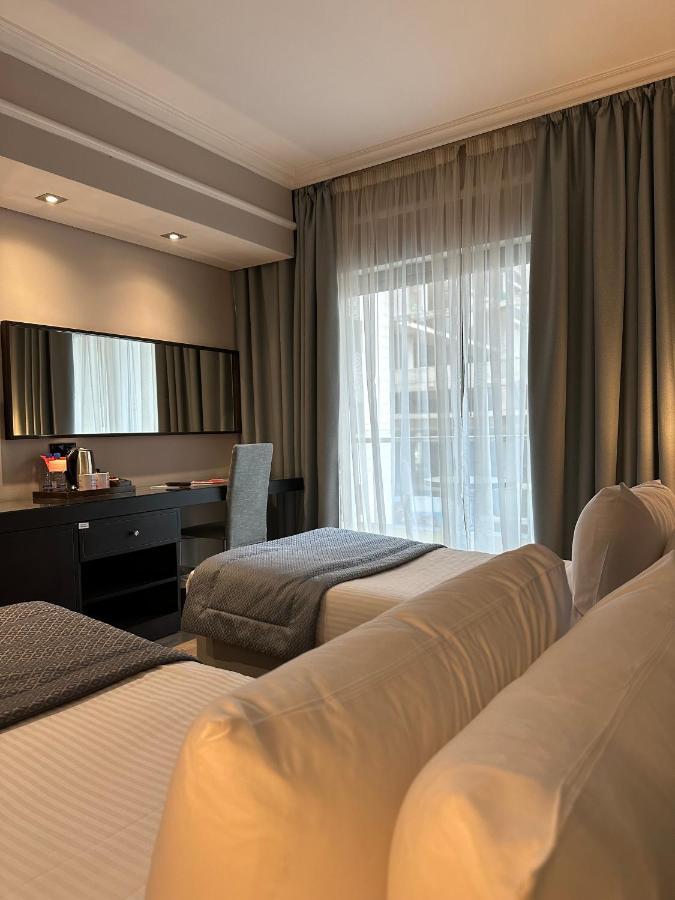 Hotel Ramada By Wyndham Downtown Beyrouth Extérieur photo