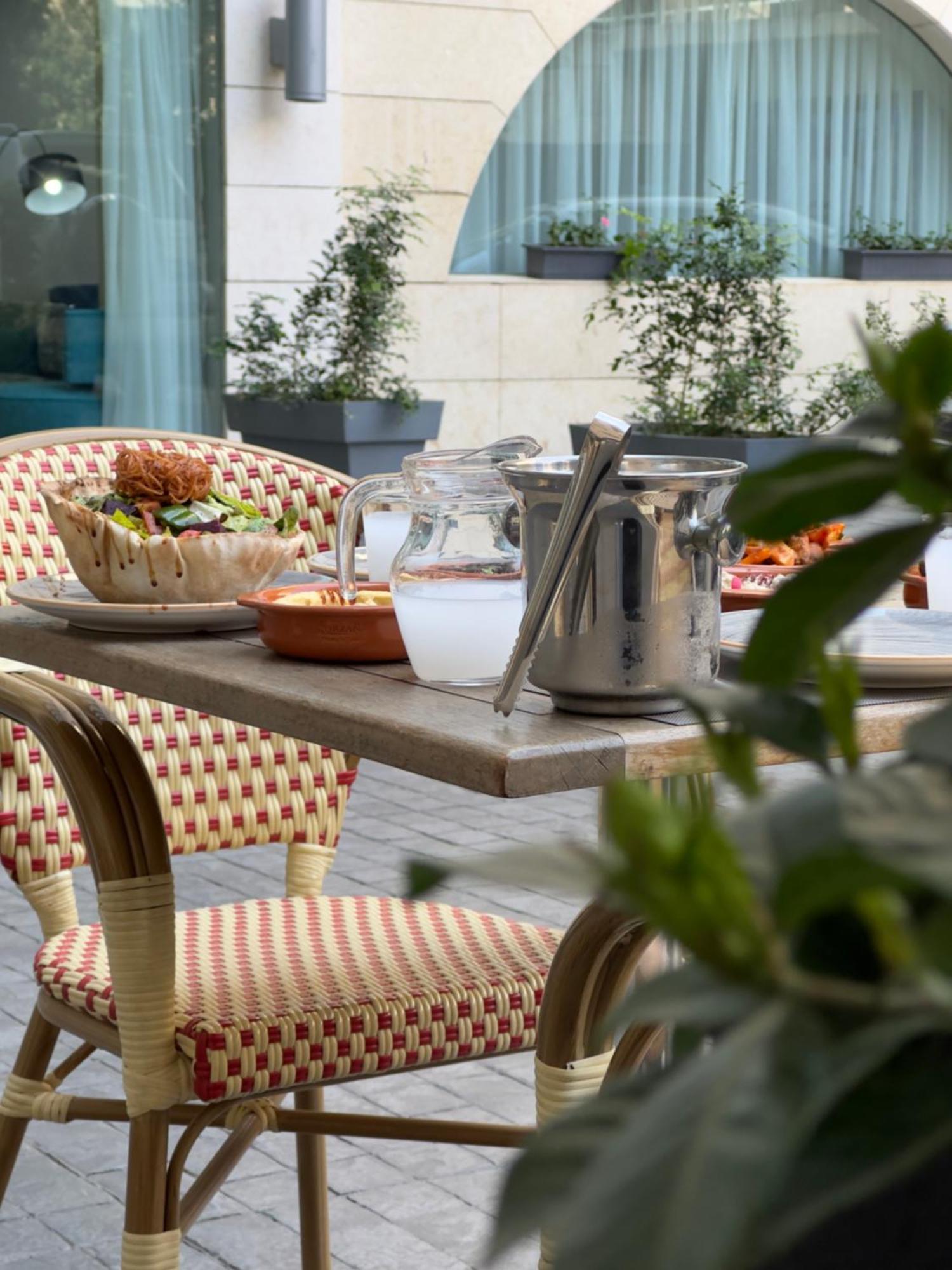 Hotel Ramada By Wyndham Downtown Beyrouth Extérieur photo
