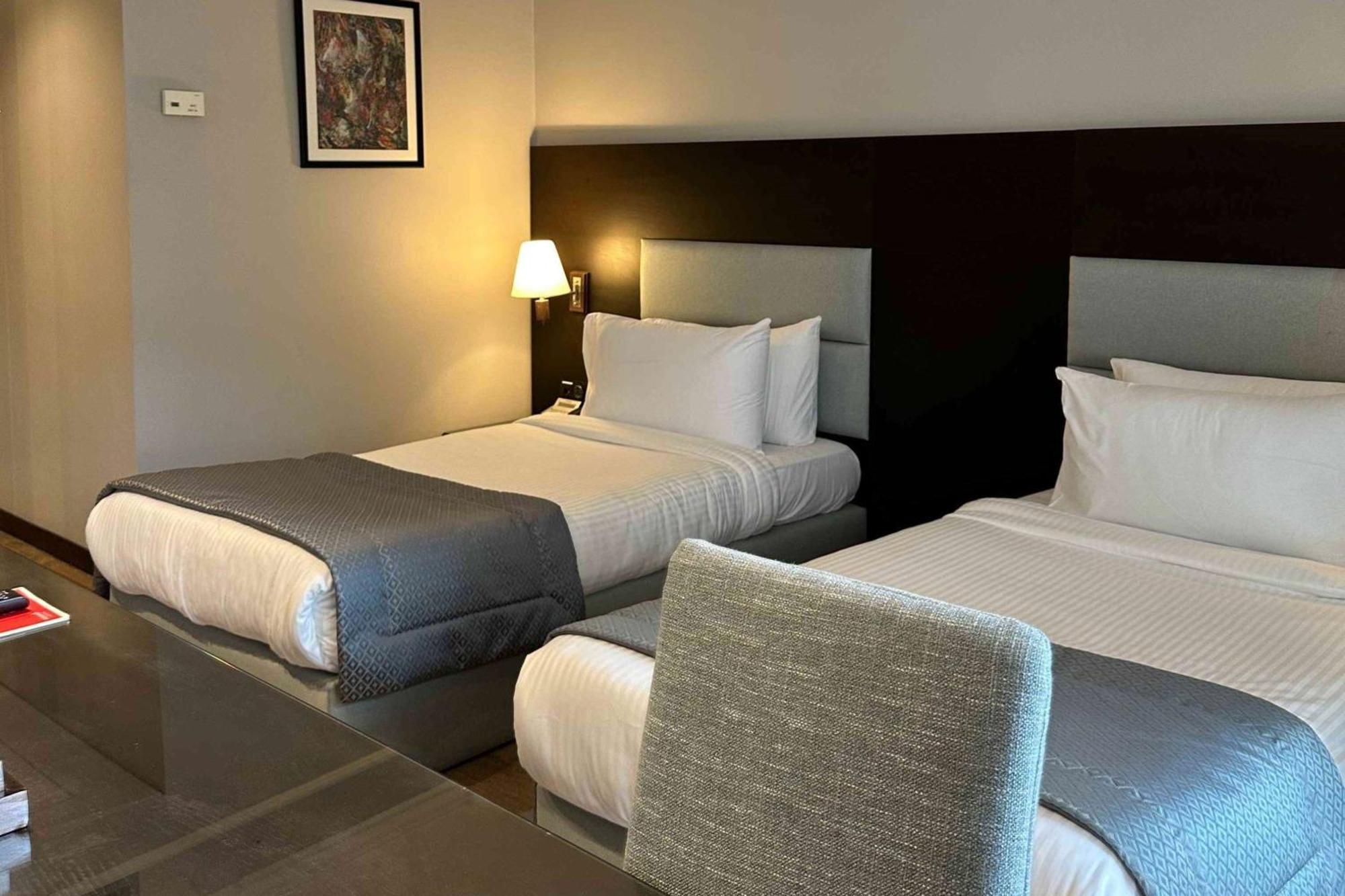 Hotel Ramada By Wyndham Downtown Beyrouth Extérieur photo