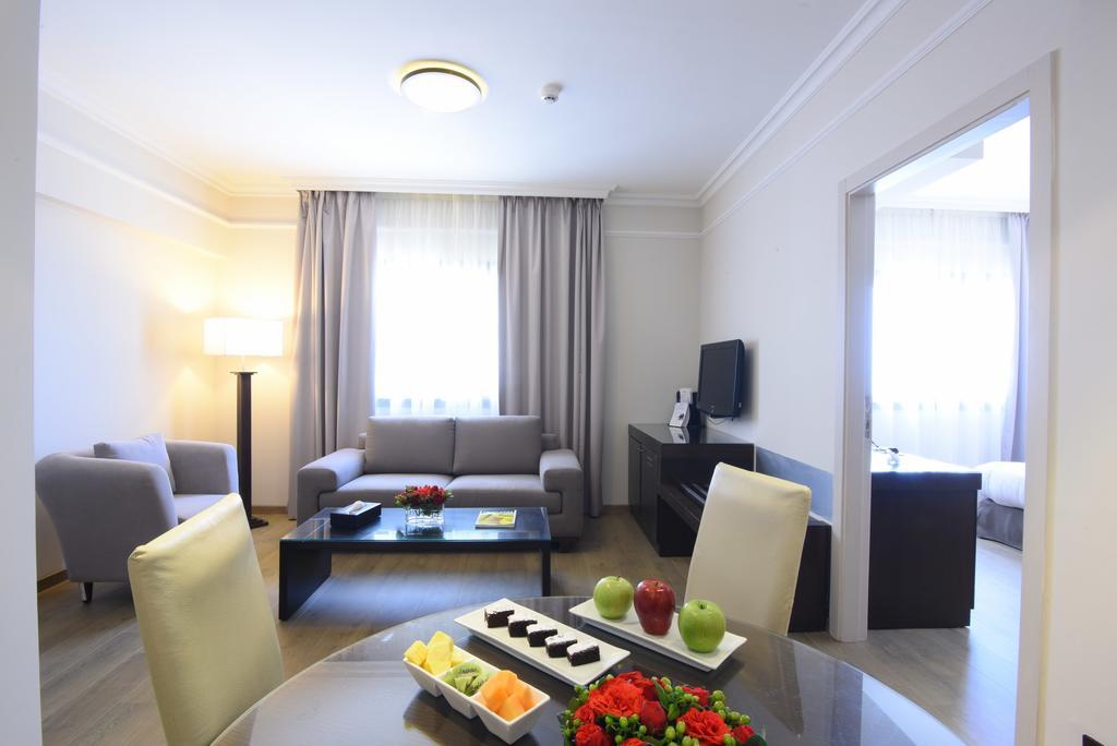 Hotel Ramada By Wyndham Downtown Beyrouth Extérieur photo
