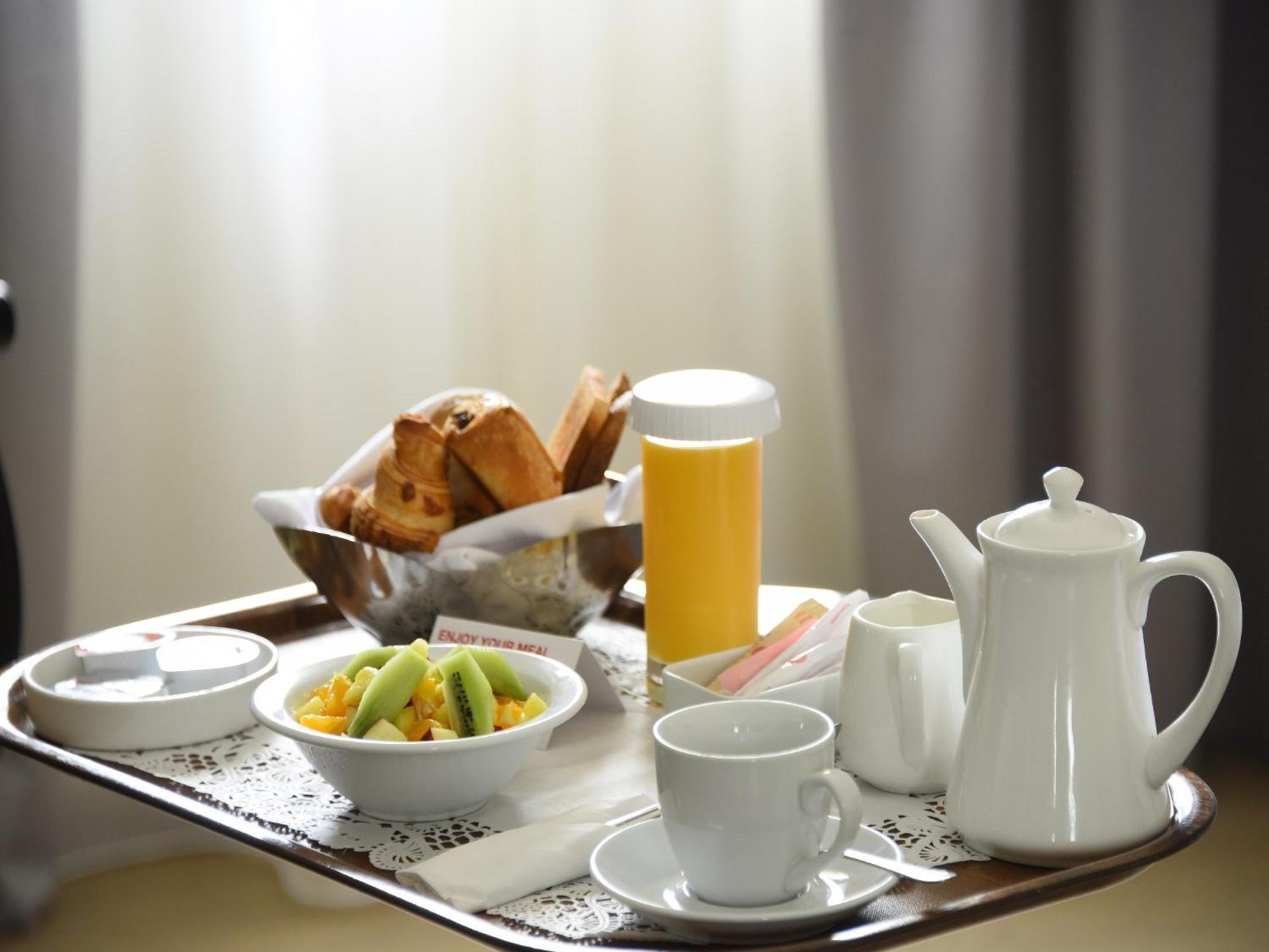 Hotel Ramada By Wyndham Downtown Beyrouth Extérieur photo