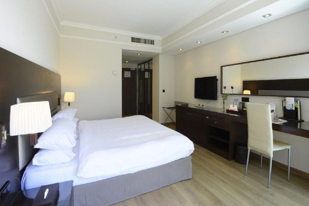 Hotel Ramada By Wyndham Downtown Beyrouth Extérieur photo